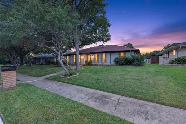 Photo of 2124 Parkhaven Drive