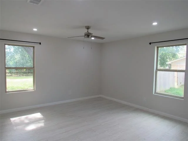 Photo of 321 Crescent Drive