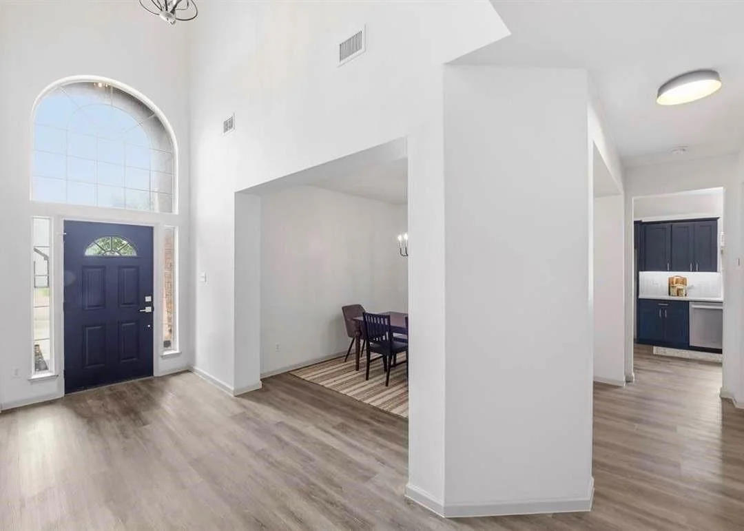 Photo of 5953 Hillview Drive
