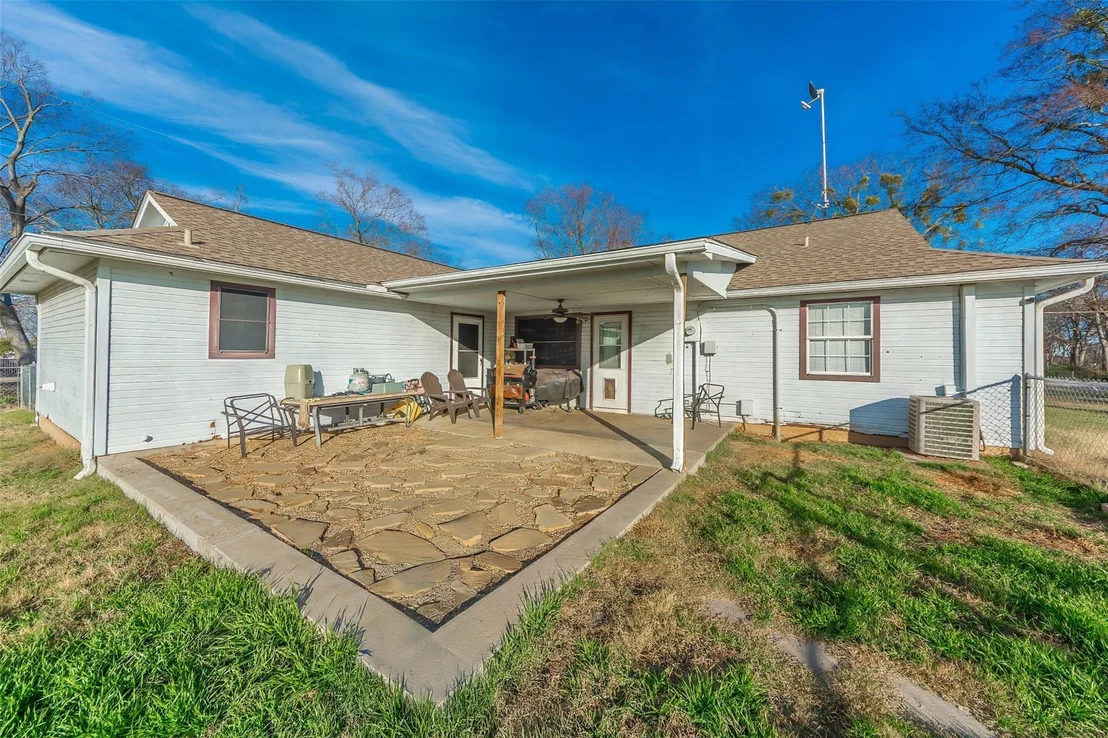 Photo of 189 Lee Boulevard