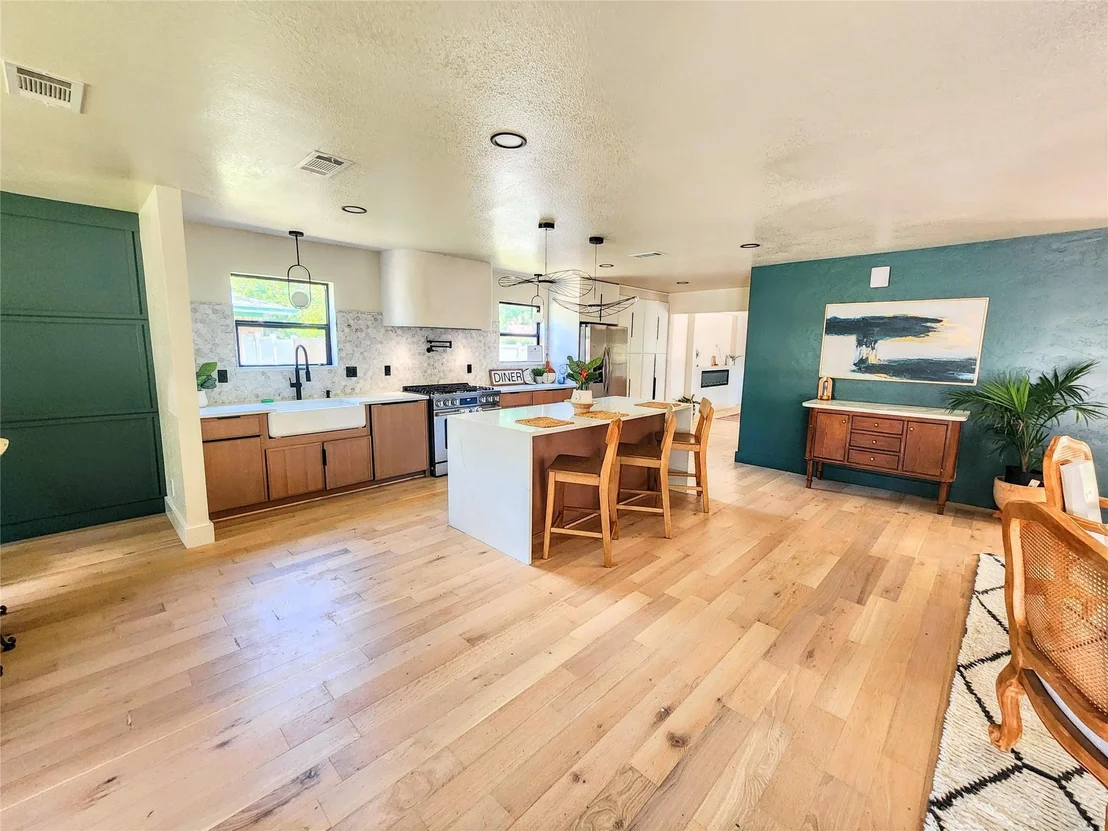 Photo of 2908 Washington Street