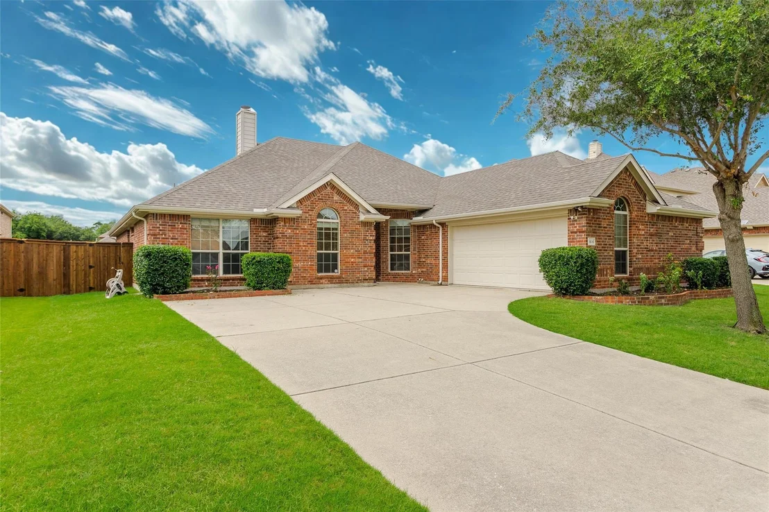 Photo of 1616 Nestledown Drive