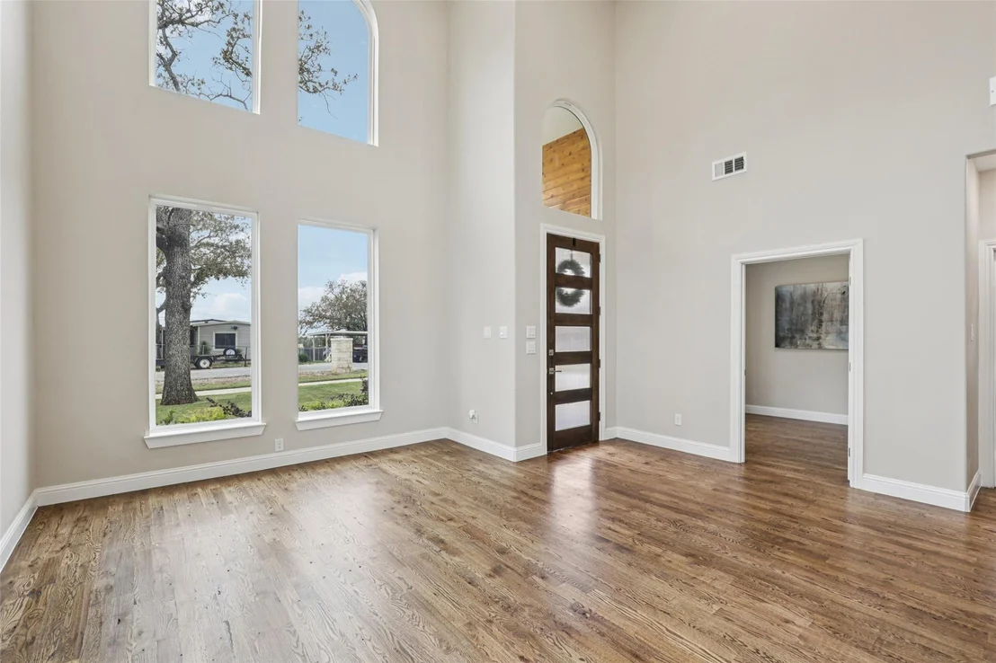Photo of 1713 Highland Drive W