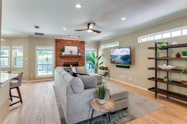 Photo of 9727 Vinewood Drive