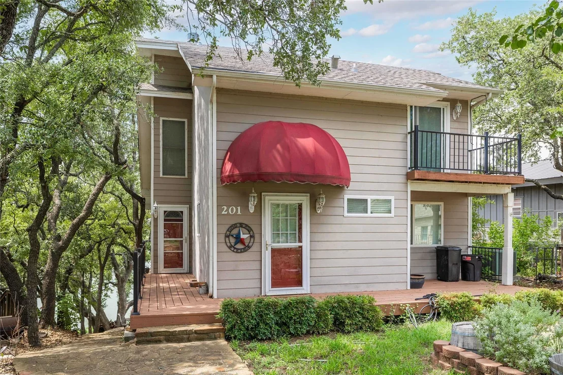 Photo of 201 Cove Circle