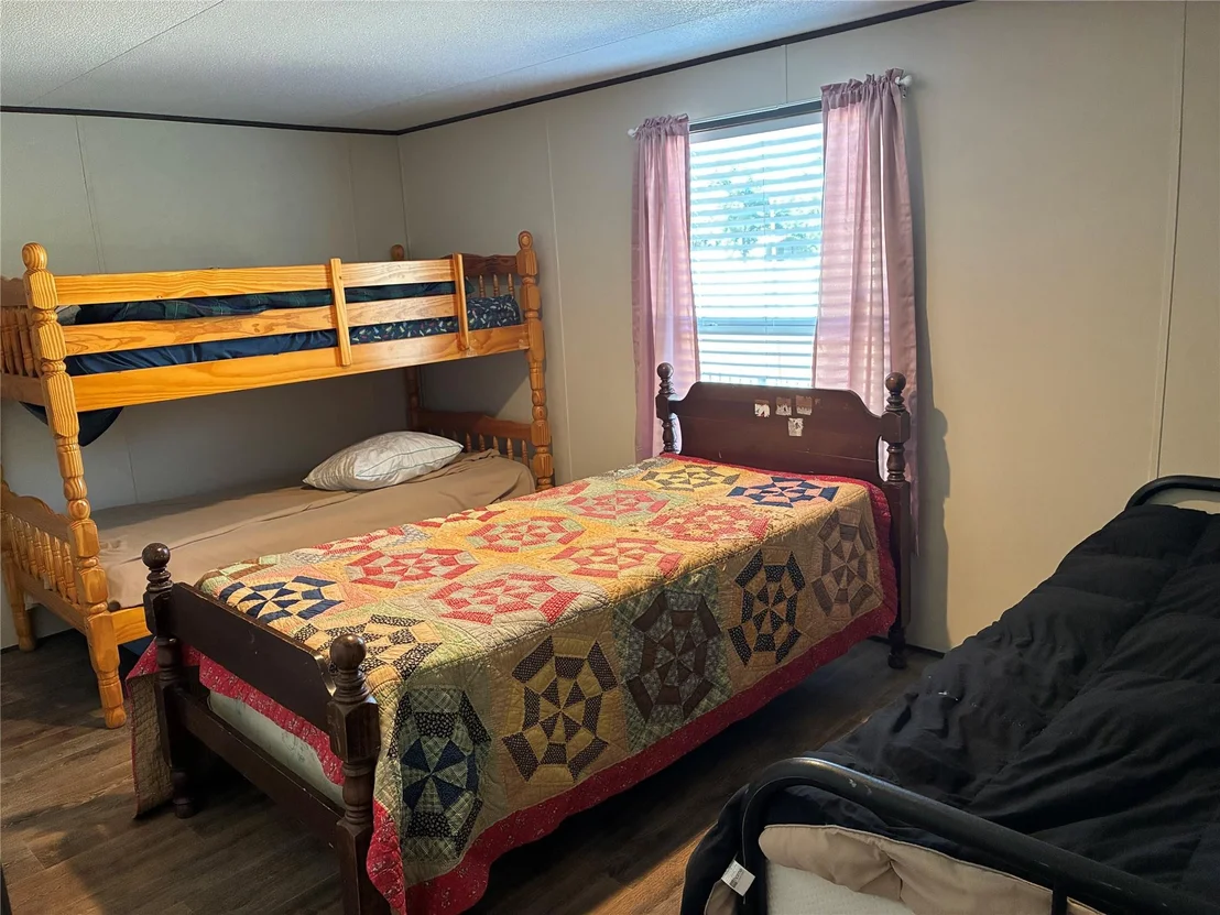 Photo of 5041 Tamarack Drive
