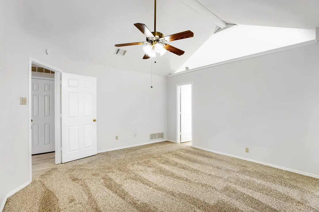 Photo of 734 Swallow Drive