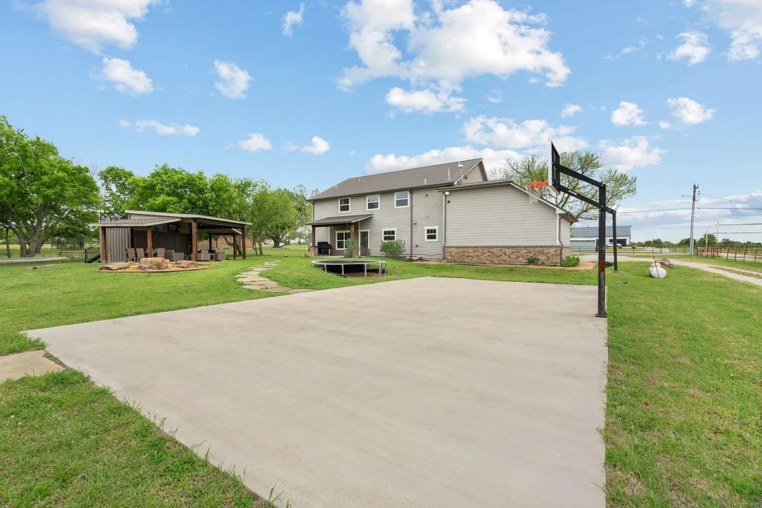 Photo of 828 Cornelius Road