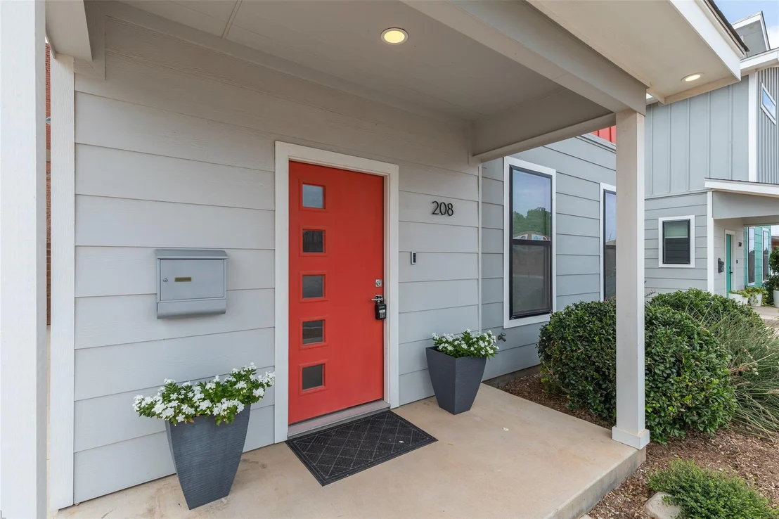 Photo of 208 Pecan Street