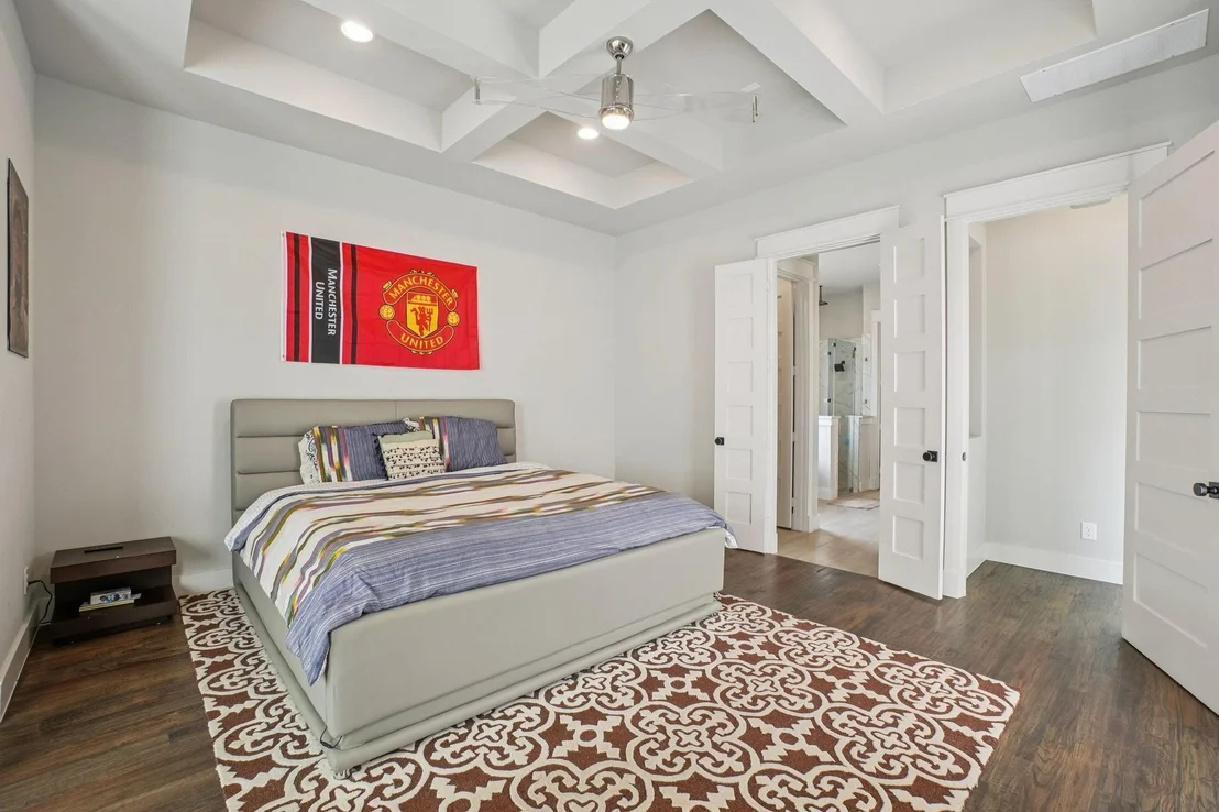 Photo of 4101 Parkview Boulevard