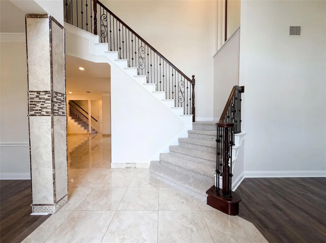 Photo of 1429 Greenbriar Drive