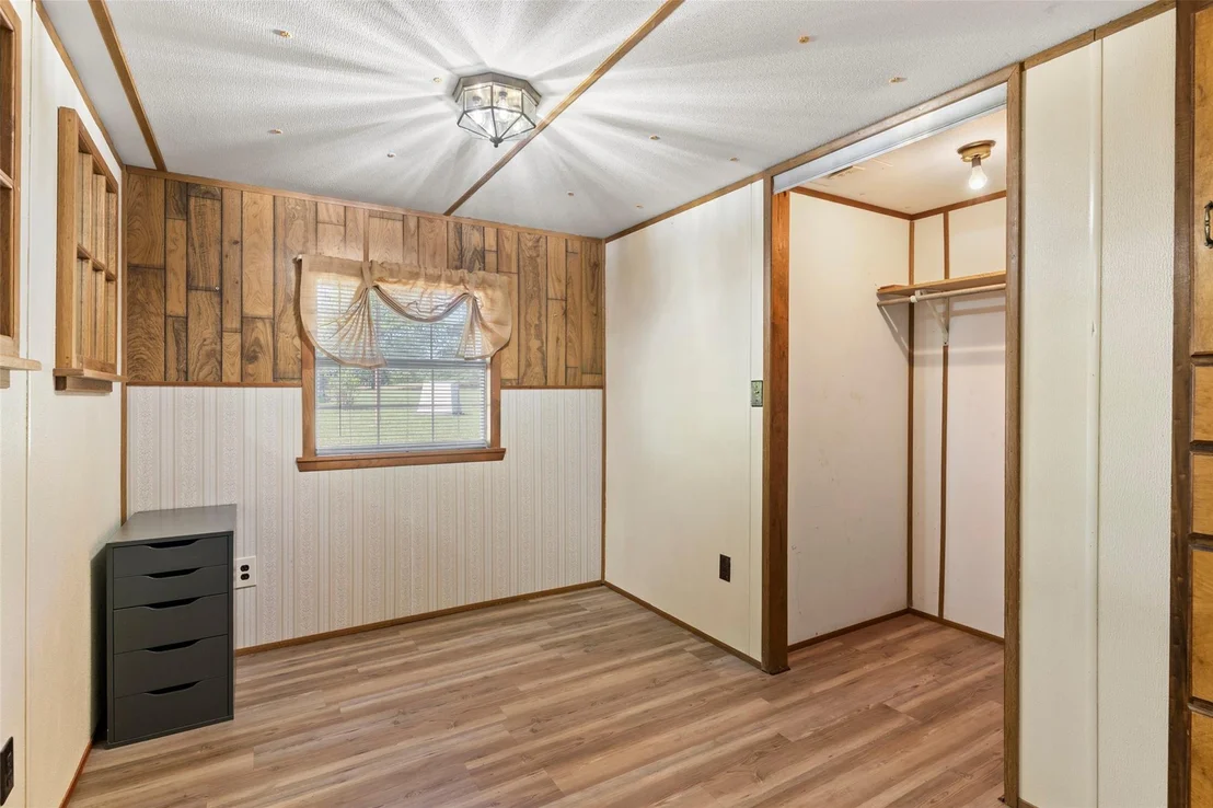 Photo of 1500 County Road 404