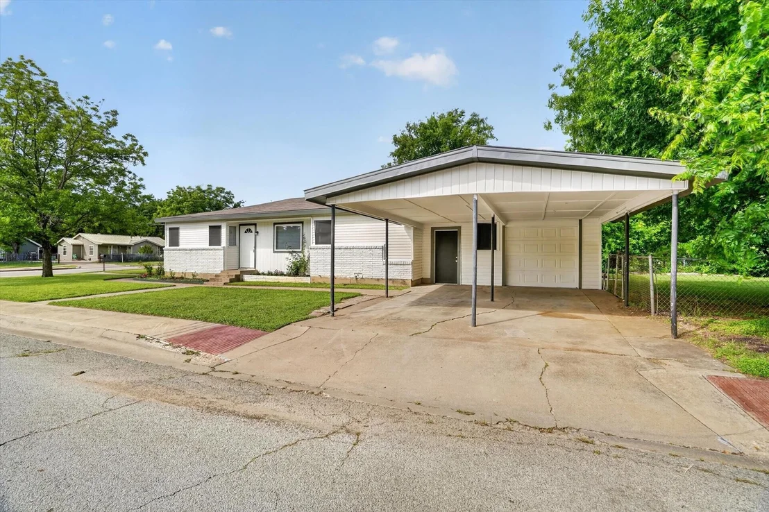 Photo of 1102 Poindexter Avenue