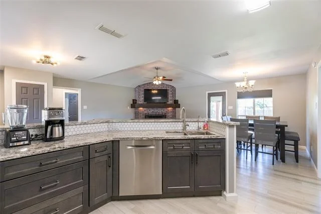 Photo of 7509 Thompson Parkway