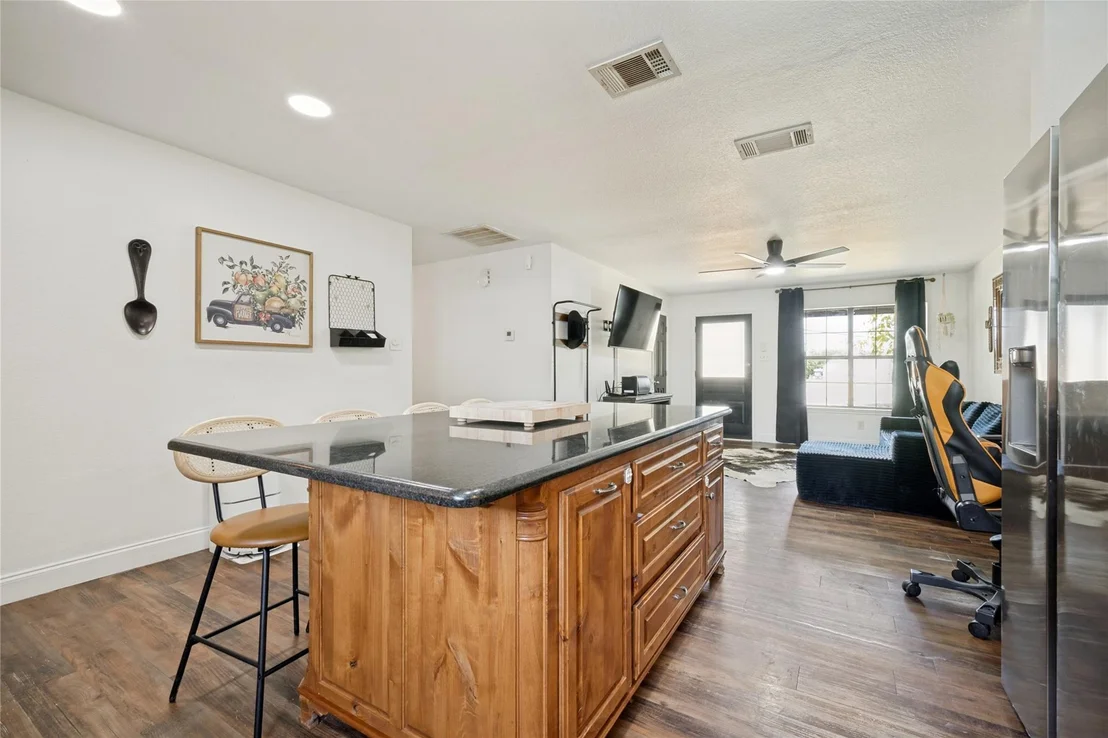 Photo of 105 N 7th Street
