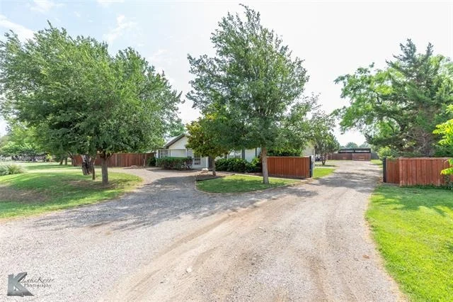 Photo of 1070 Larned Lane