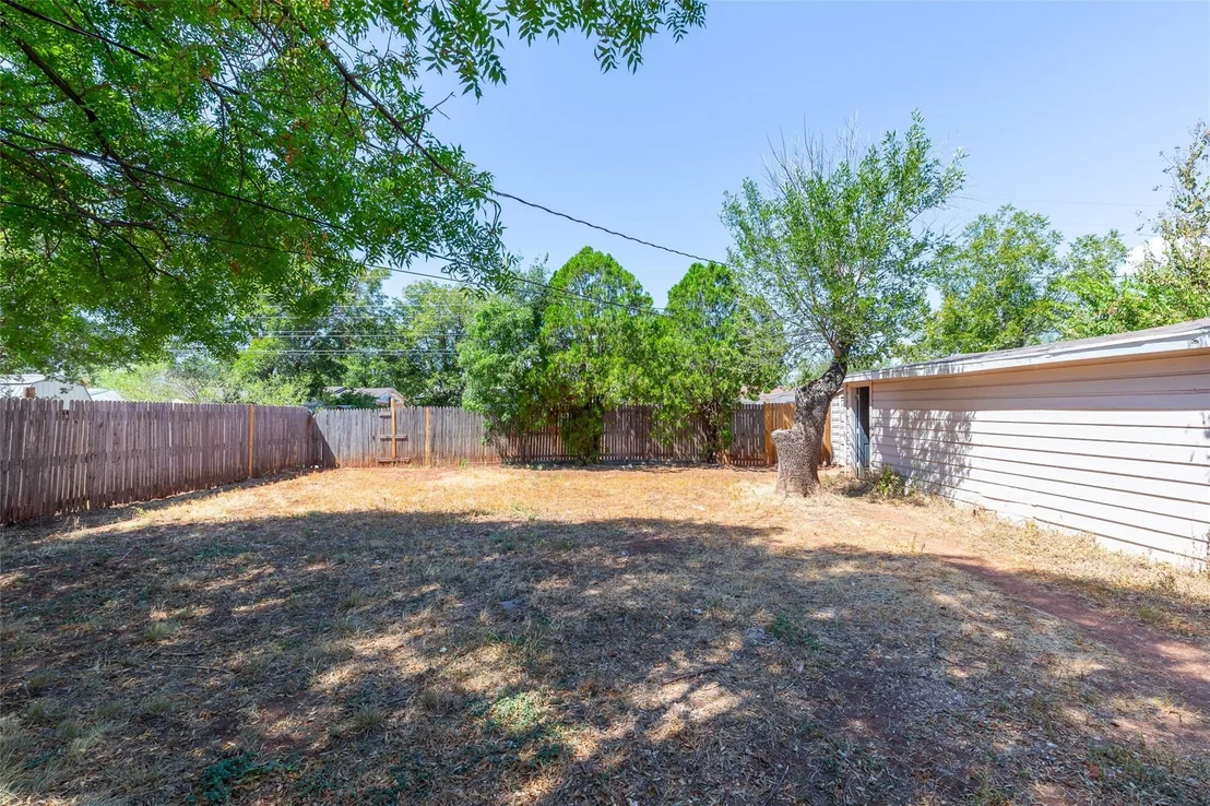 Photo of 2142 N Mockingbird Lane