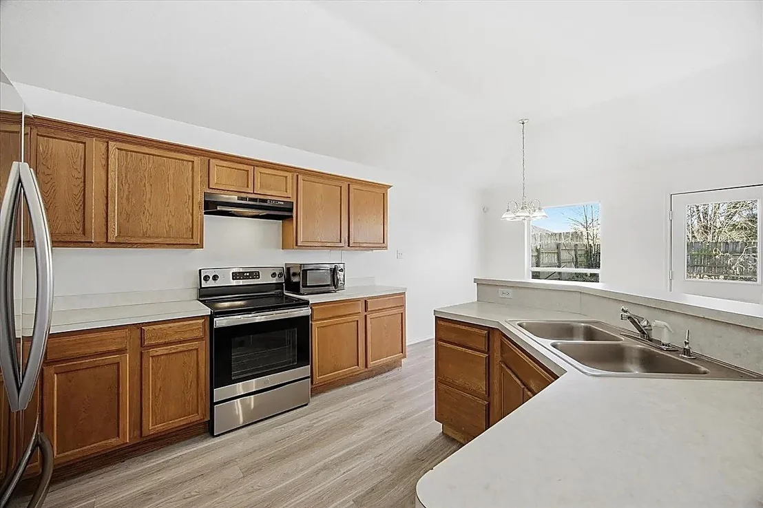 Photo of 334 River Oaks Lane