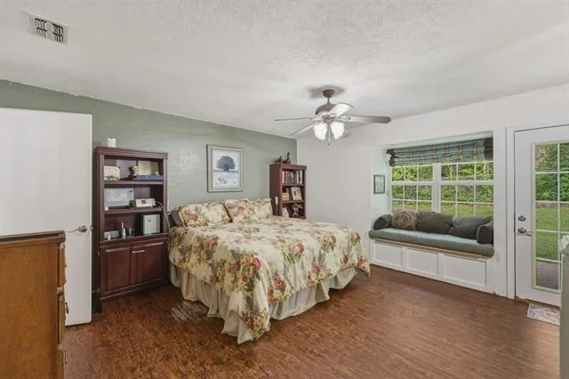 Photo of 10203 Crestview Drive