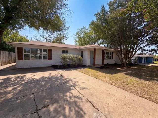 Photo of 832 Central Drive