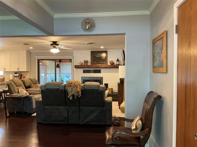 Photo of 900 N Elm Street