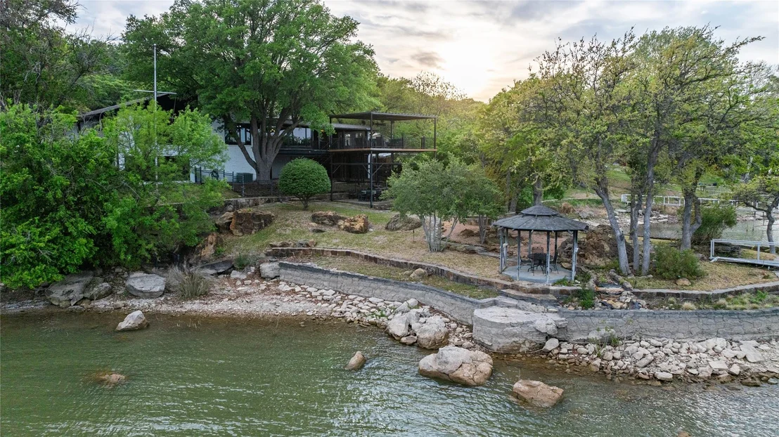 Photo of 440 Lakeside Drive