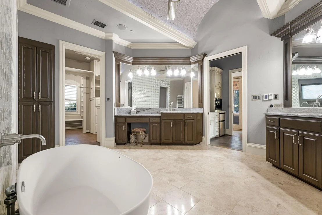 Photo of 2656 Twelve Oaks Lane