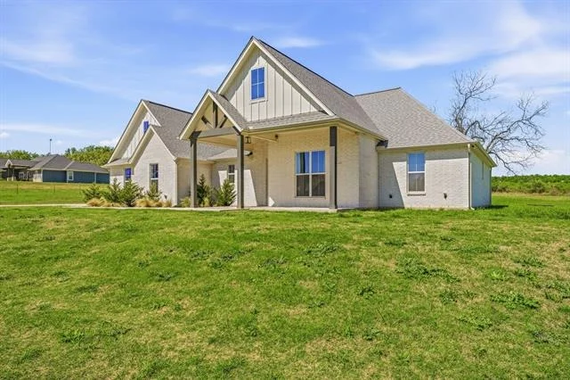Photo of 445 Rodeo Way
