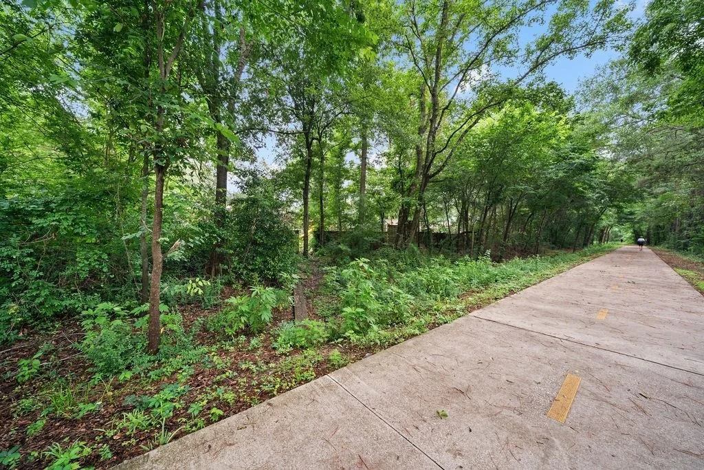 Photo of 15060 Willowwood Drive