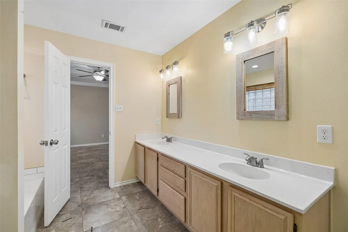Photo of 716 Ashbrook Drive