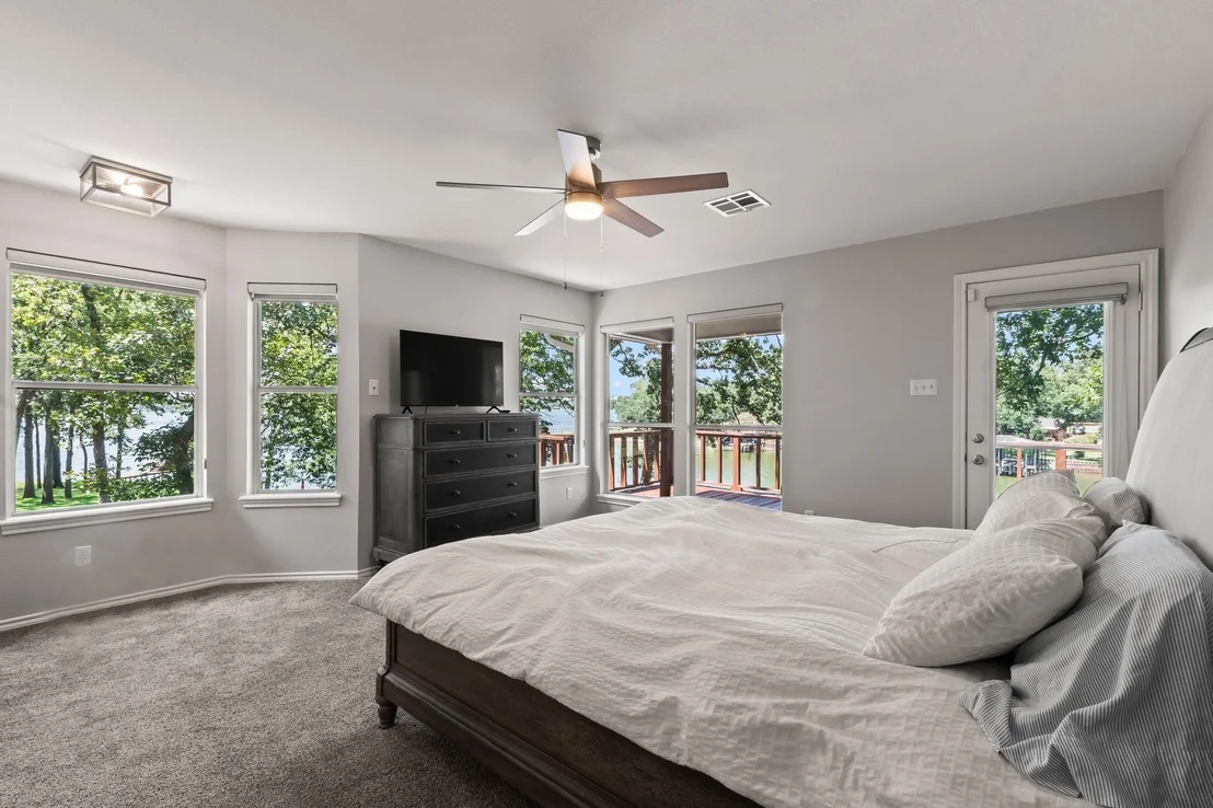 Photo of 5366 Point LaVista