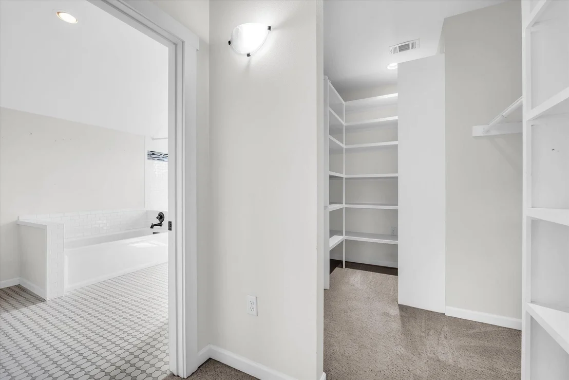 Photo of 348 Barker Lane