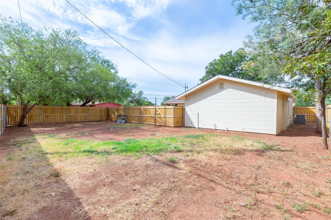 Photo of 1201 Westview Drive