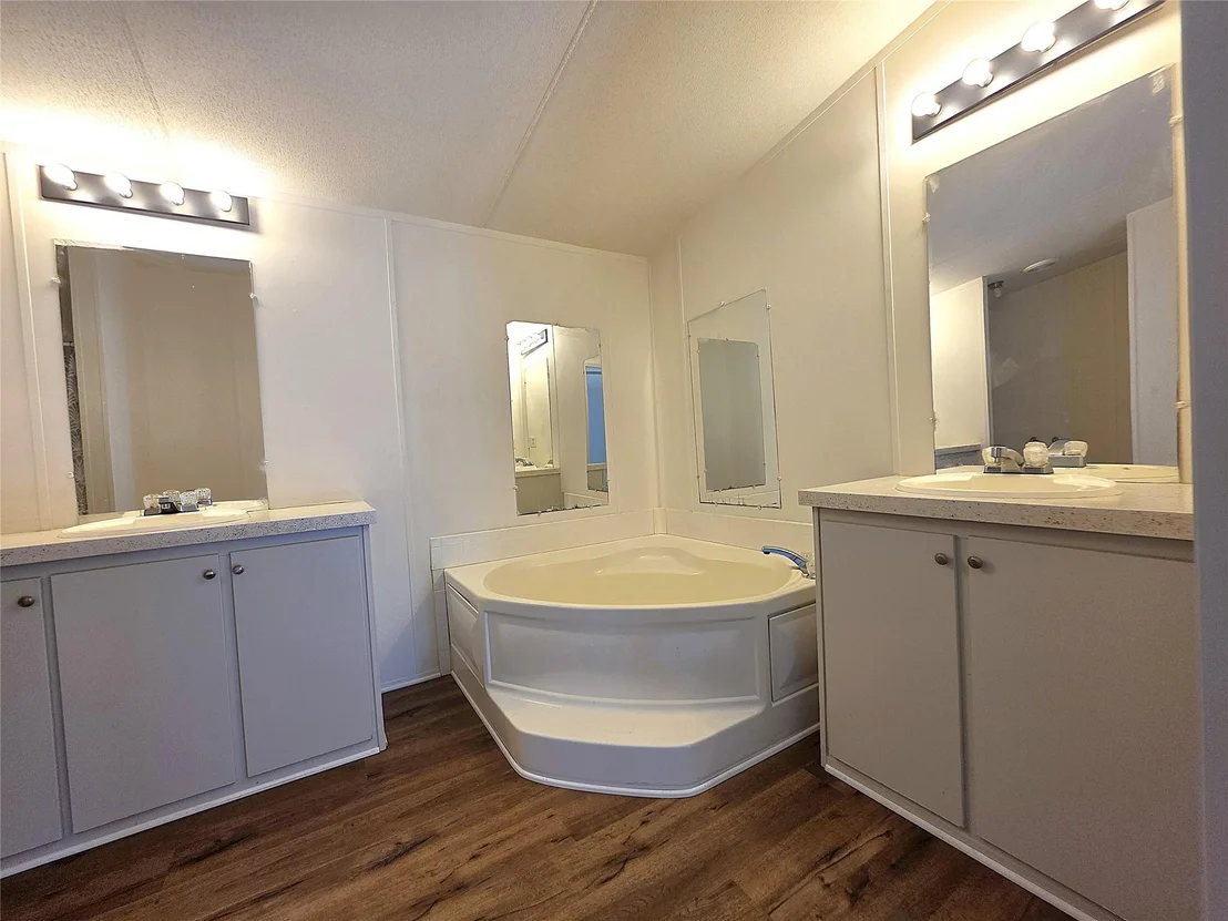 Photo of 942 Balmorea Drive