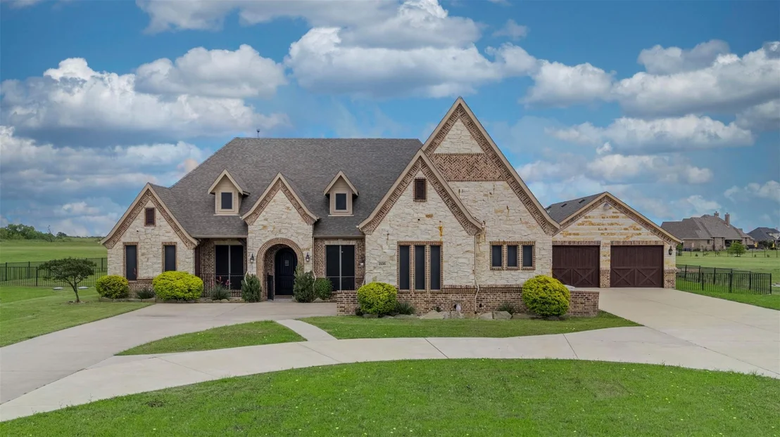 Photo of 2135 Lake Estates Drive