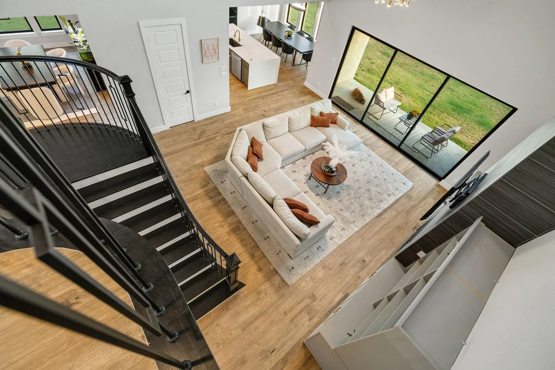 Photo of 2421 Heathrow Lane