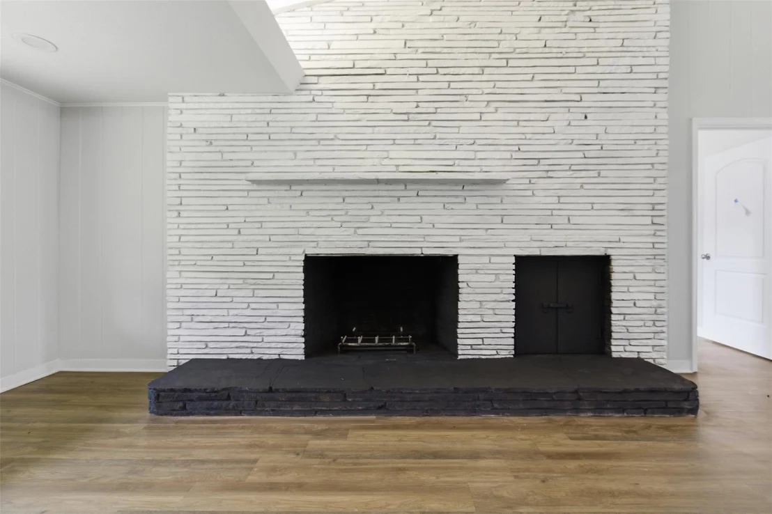 Photo of 325 Sunset Boulevard