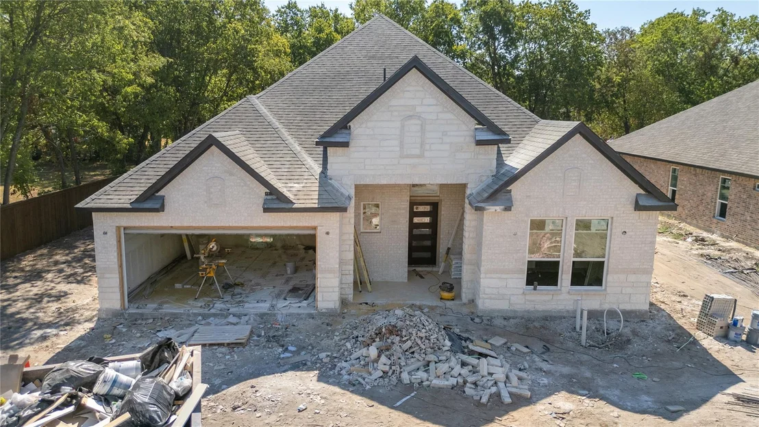Photo of 511 Armstrong Road