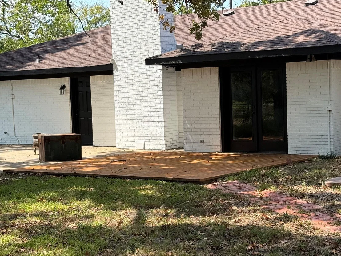 Photo of 1 Oakridge Circle
