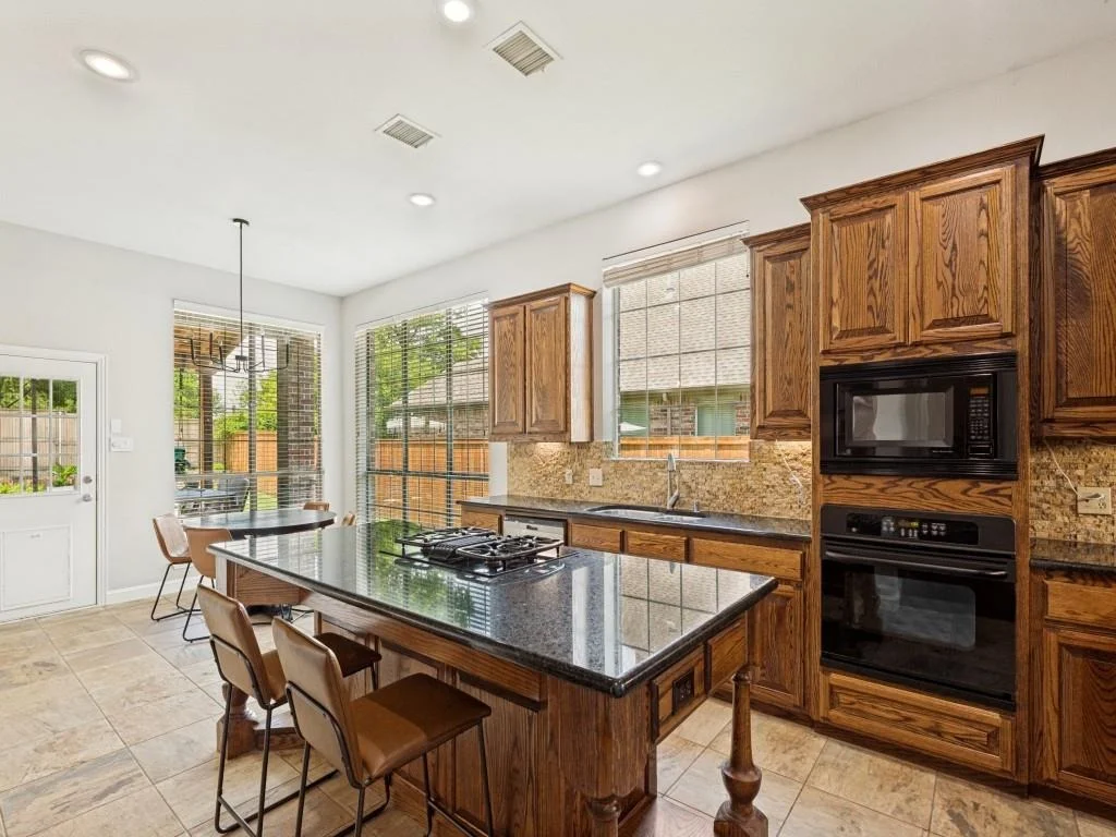 Photo of 1001 Thornapple Drive