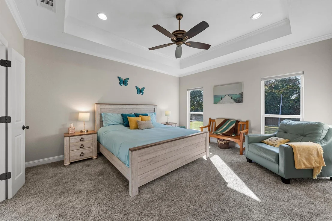 Photo of 580 Whispering Oaks