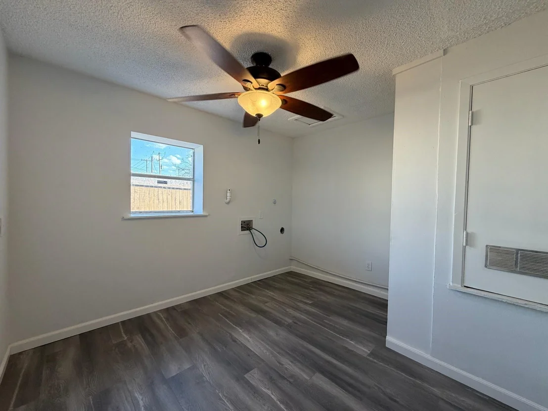 Photo of 5211 Longshore Drive