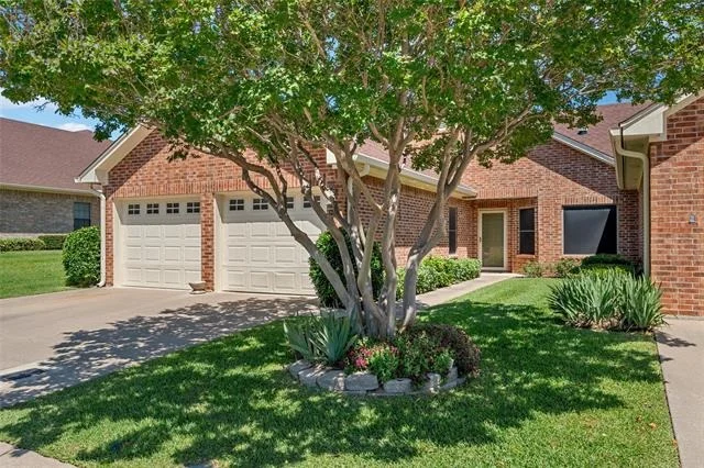 Photo of 9021 Darby Lane