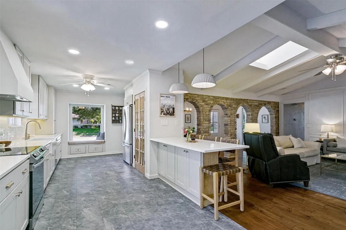 Photo of 2736 Grandview Drive
