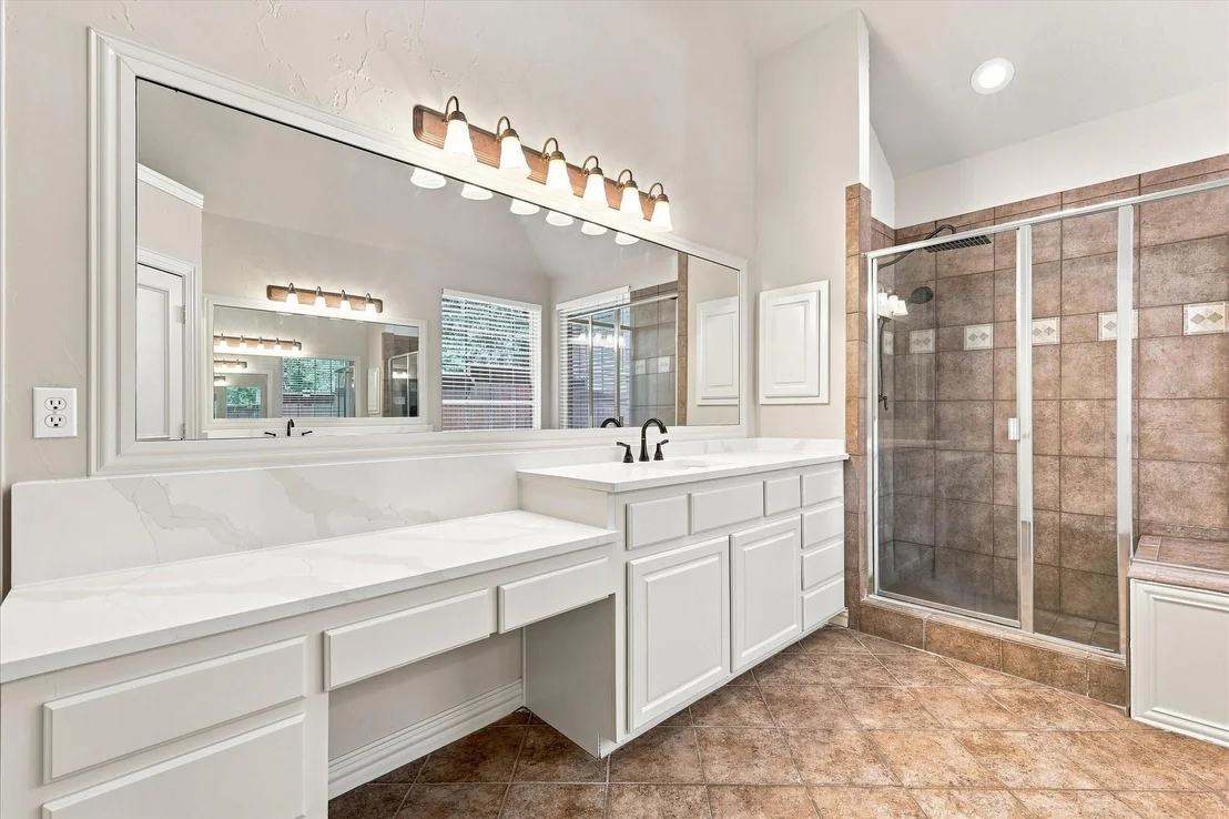 Photo of 708 Lakeway Drive