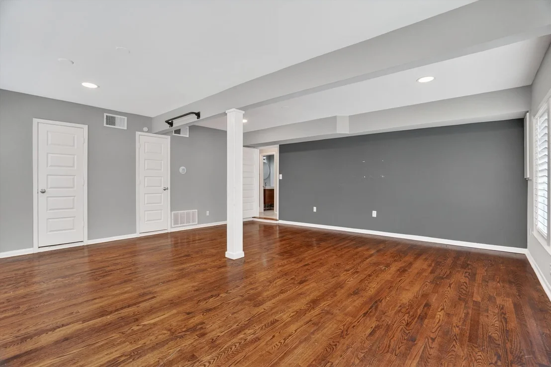 Photo of 6609 Genoa Road