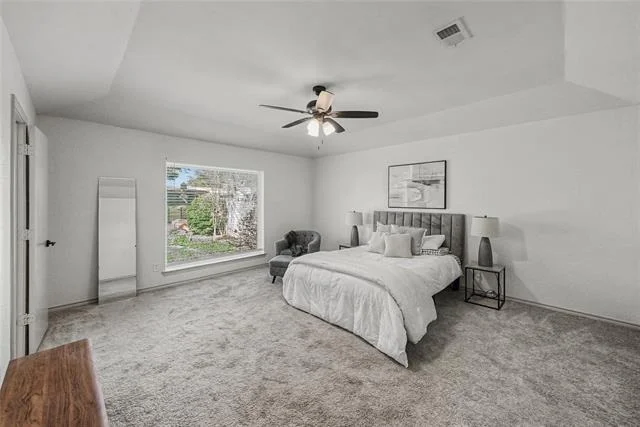 Photo of 2415 Lakeview Circle