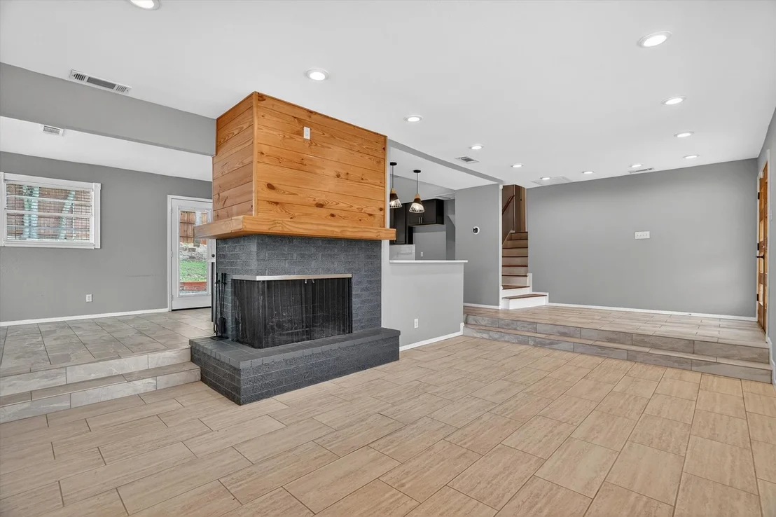 Photo of 6609 Genoa Road