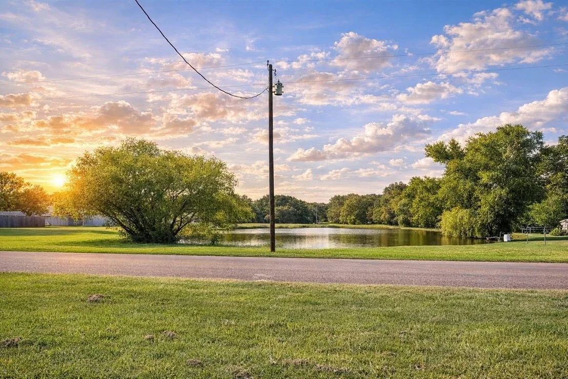 Photo of 381 Cheyenne