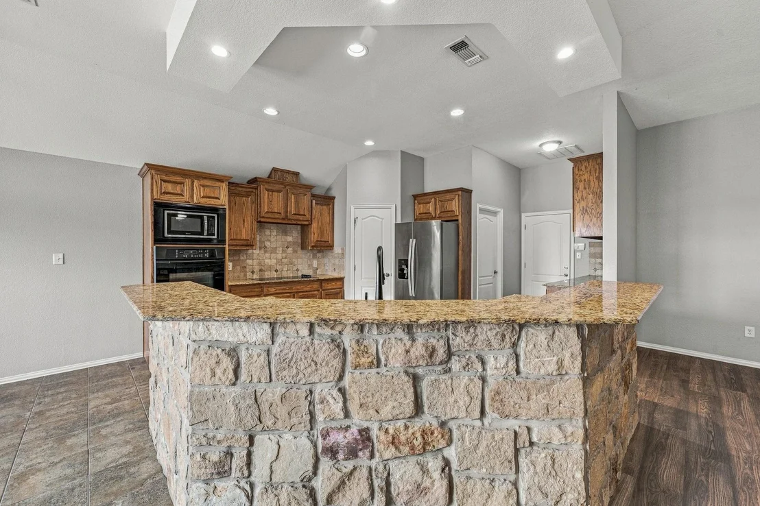 Photo of 914 Winding Road
